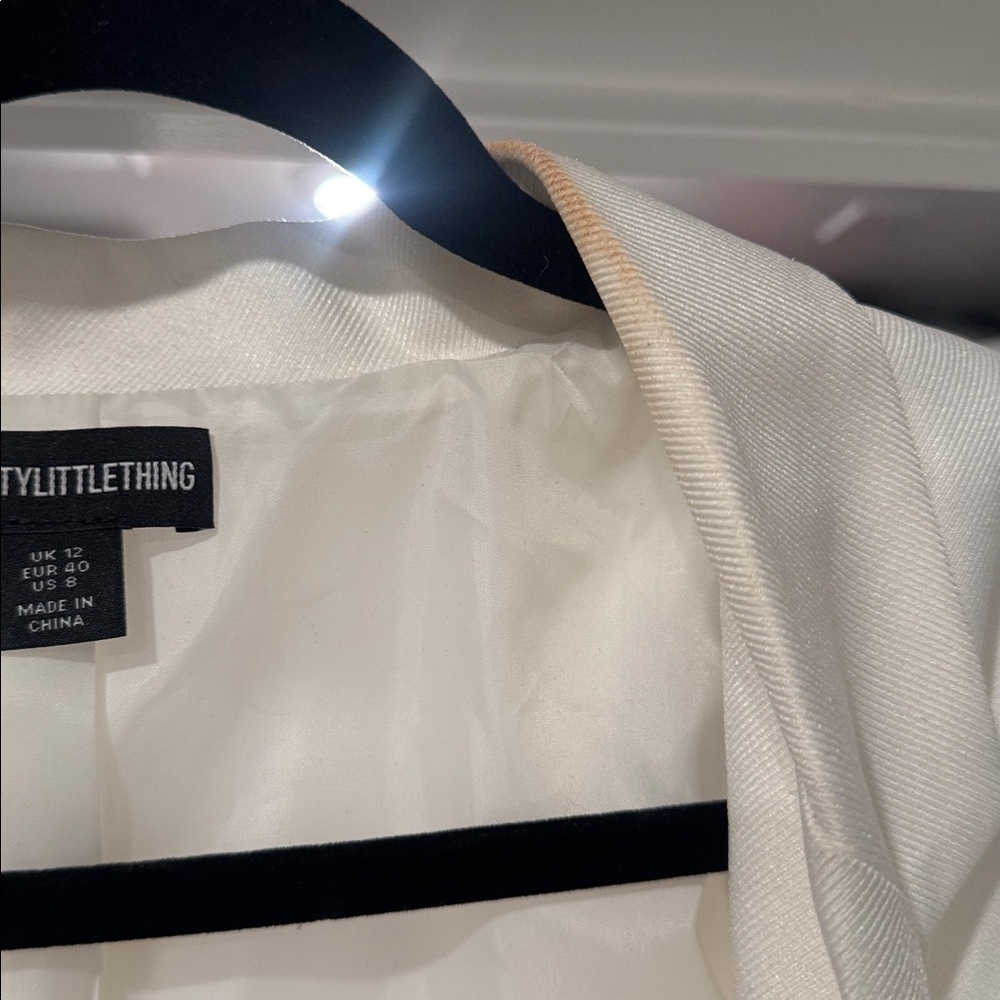 Cream Cropped Blazer - Picture 3 of 3